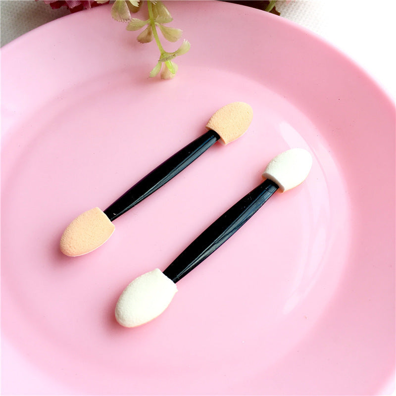 Double-ended sponge makeup brush